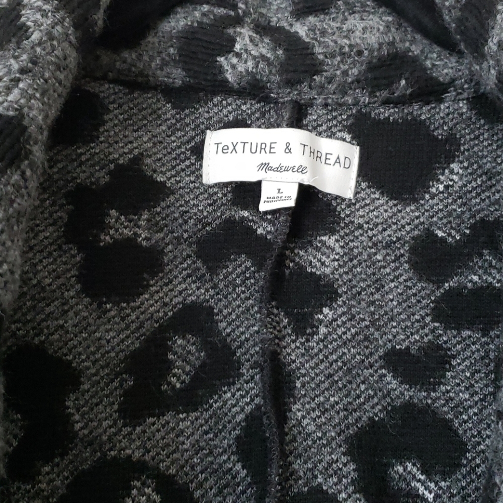 EUC Texture & Thread Coat - Picture 5 of 5